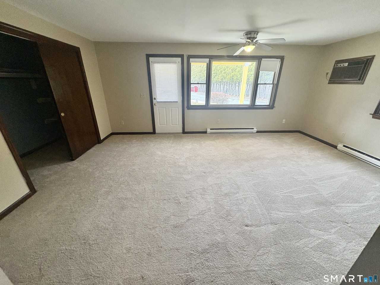 302 Boston Post Rd Apt 14 - Photo 4 of 9