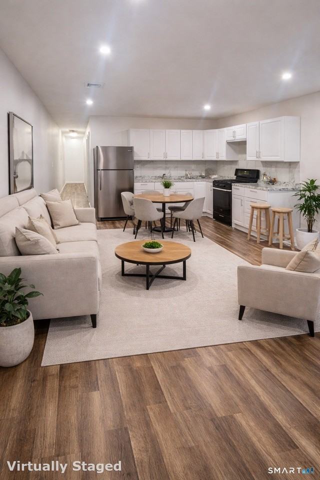 1415 Stratford Ave - Photo 2 of 14