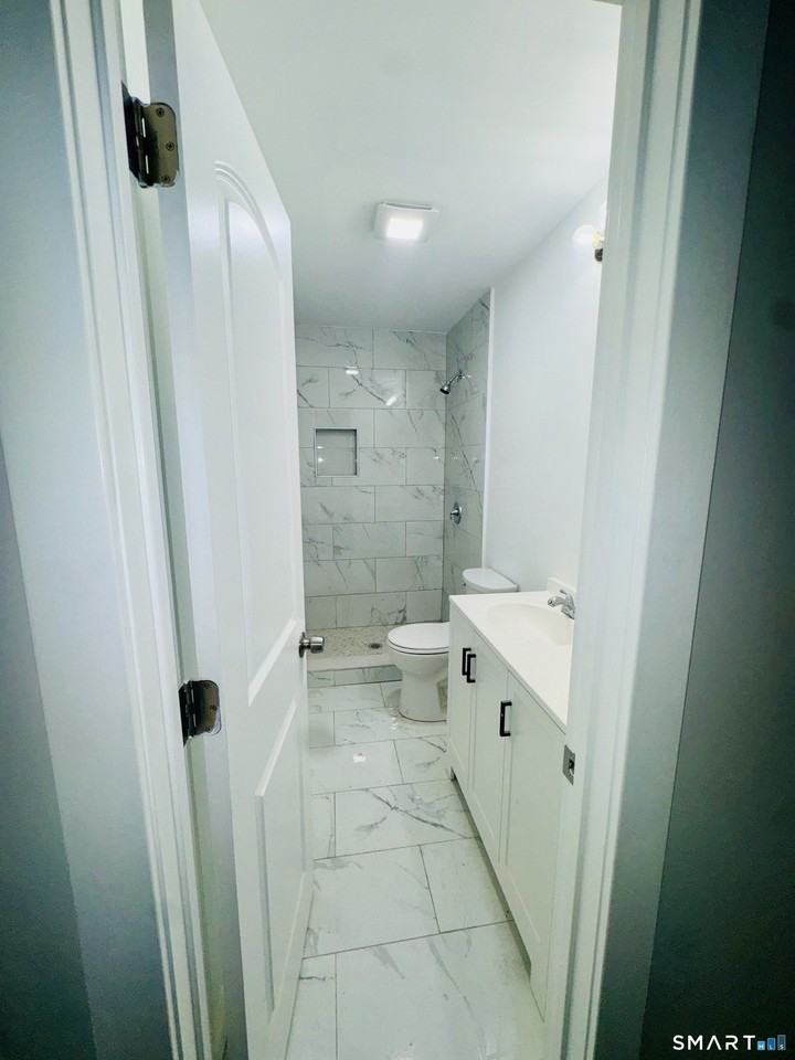 1415 Stratford Ave - Photo 4 of 14