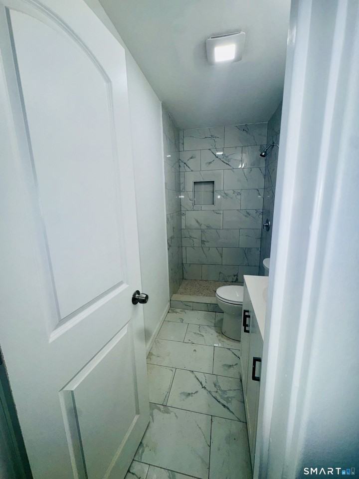 1415 Stratford Ave - Photo 5 of 14