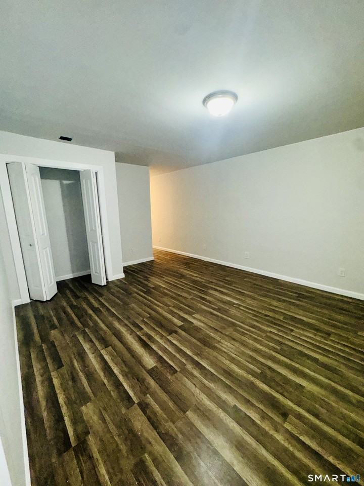 1415 Stratford Ave - Photo 7 of 14