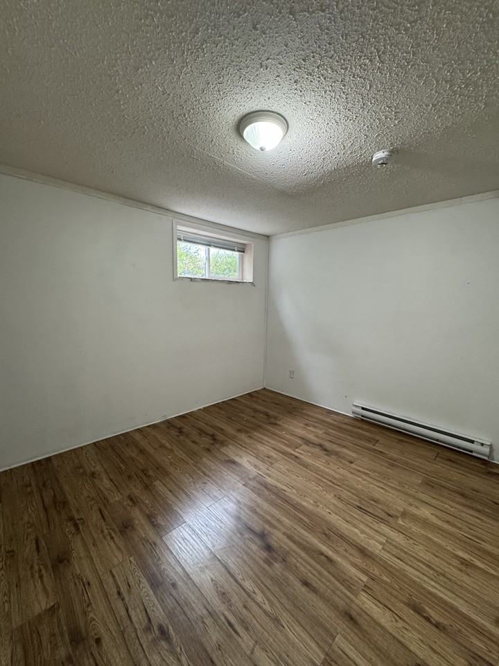 33332 4th Ave - Photo 6 of 12