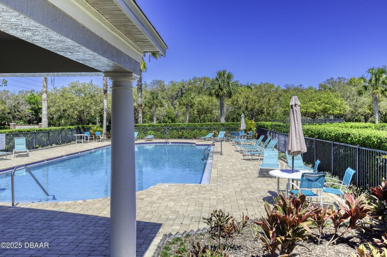 637 Mount Olympus Blvd - Photo 3 of 48