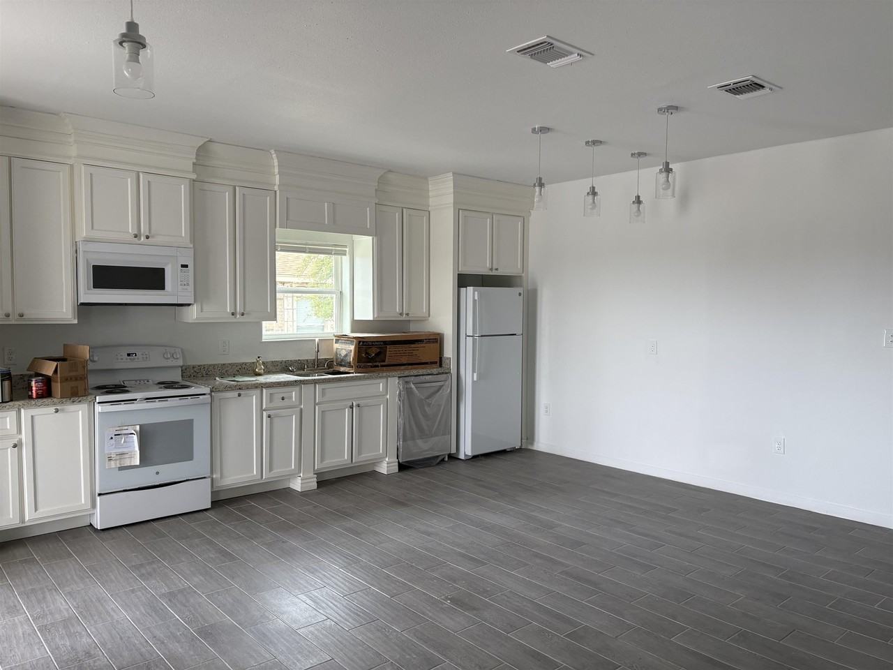 307 Rosalinda Dr #2 - Photo 3 of 9