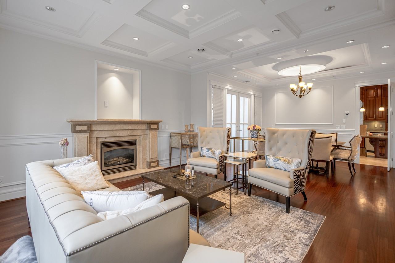 2365 21st Ave W #1 - Photo 4 of 33