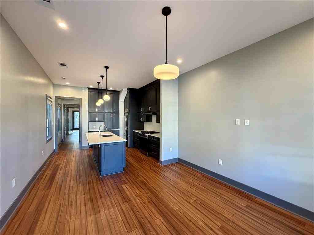 824 6th St - Photo 2 of 38