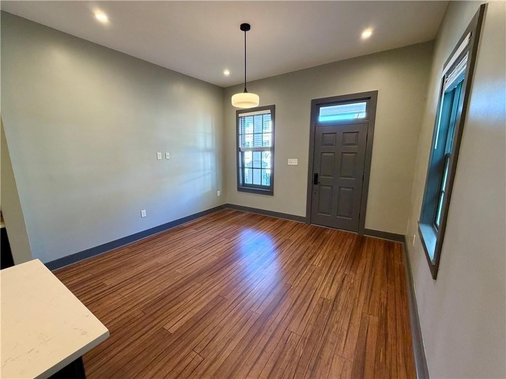 824 6th St - Photo 6 of 38