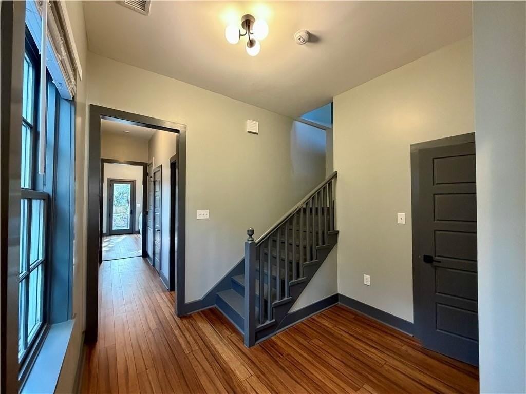 824 6th St - Photo 7 of 38