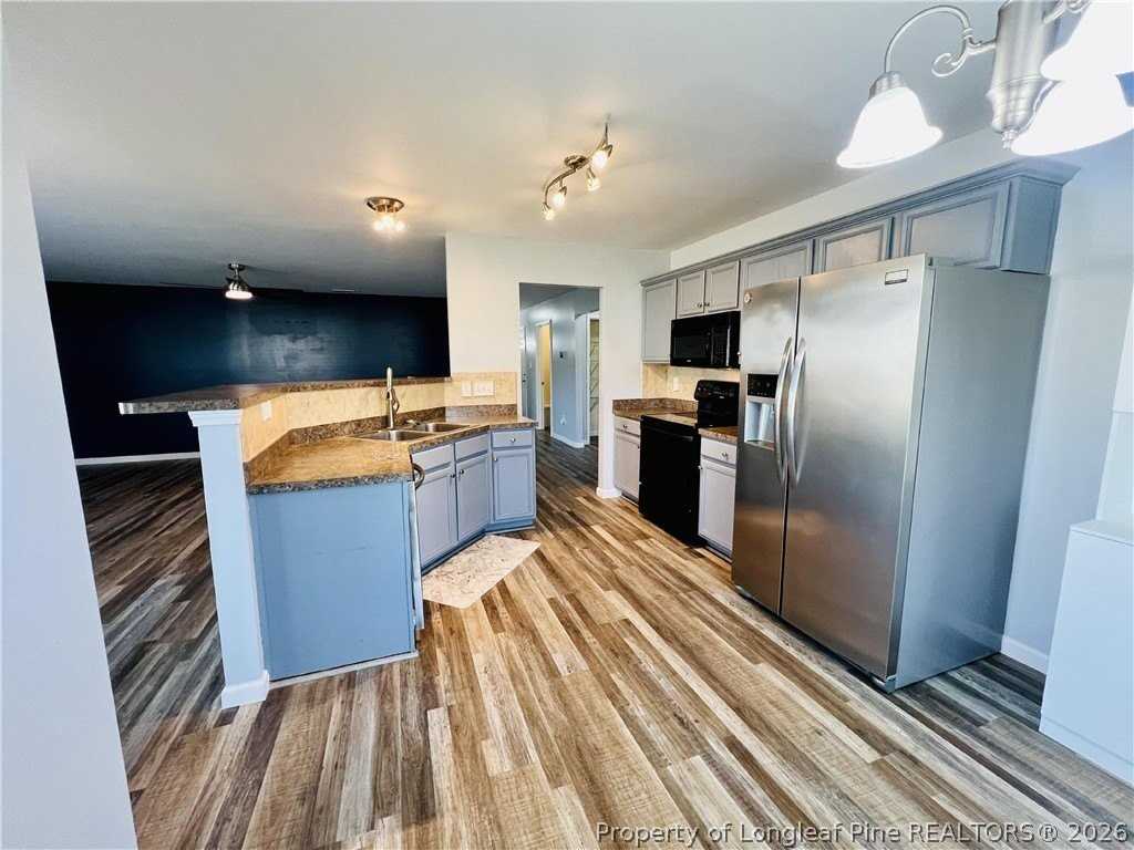 641 Hogart St - Photo 6 of 19