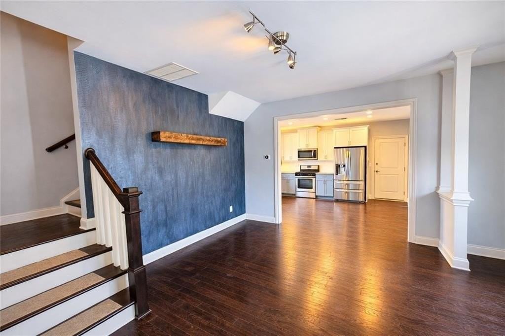 821 Westmoreland Cir Nw - Photo 2 of 43