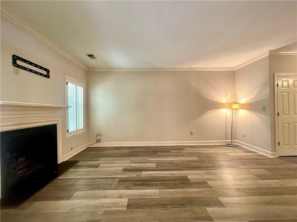 1160 Windsor Pkwy Apt 8 - Photo 7 of 35