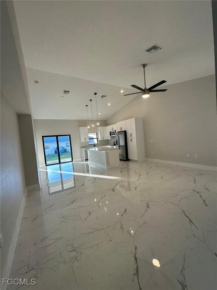 1578 Gretchen Ave S - Photo 4 of 21