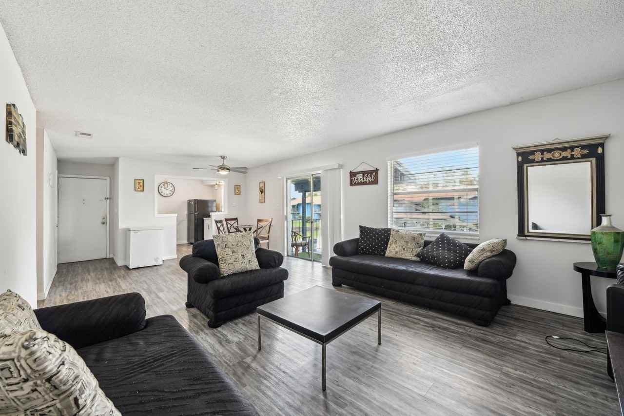 Roselea Manor Apartments - Photo 5 of 12