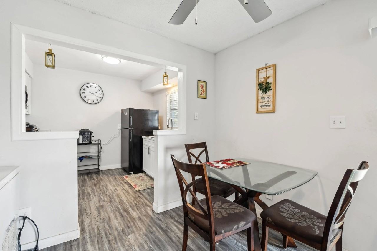 Roselea Manor Apartments - Photo 7 of 12