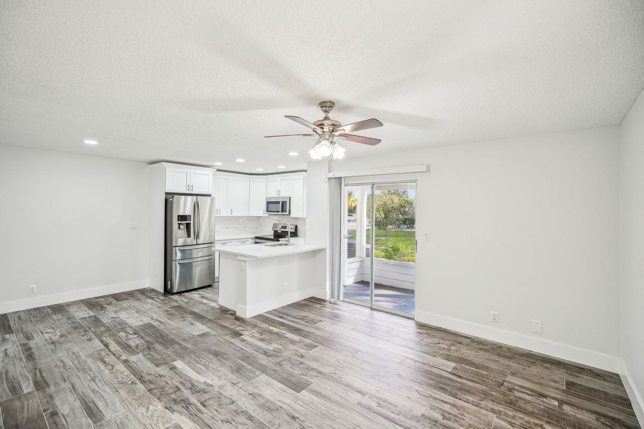 South Bay Apartments - Photo 5 of 21