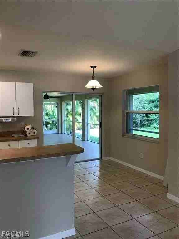 1139 Sw 43rd St - Photo 6 of 22