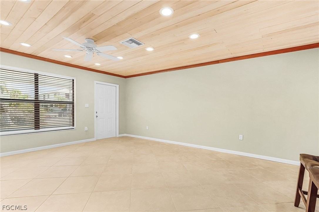 2371 Baybreeze St - Photo 7 of 33