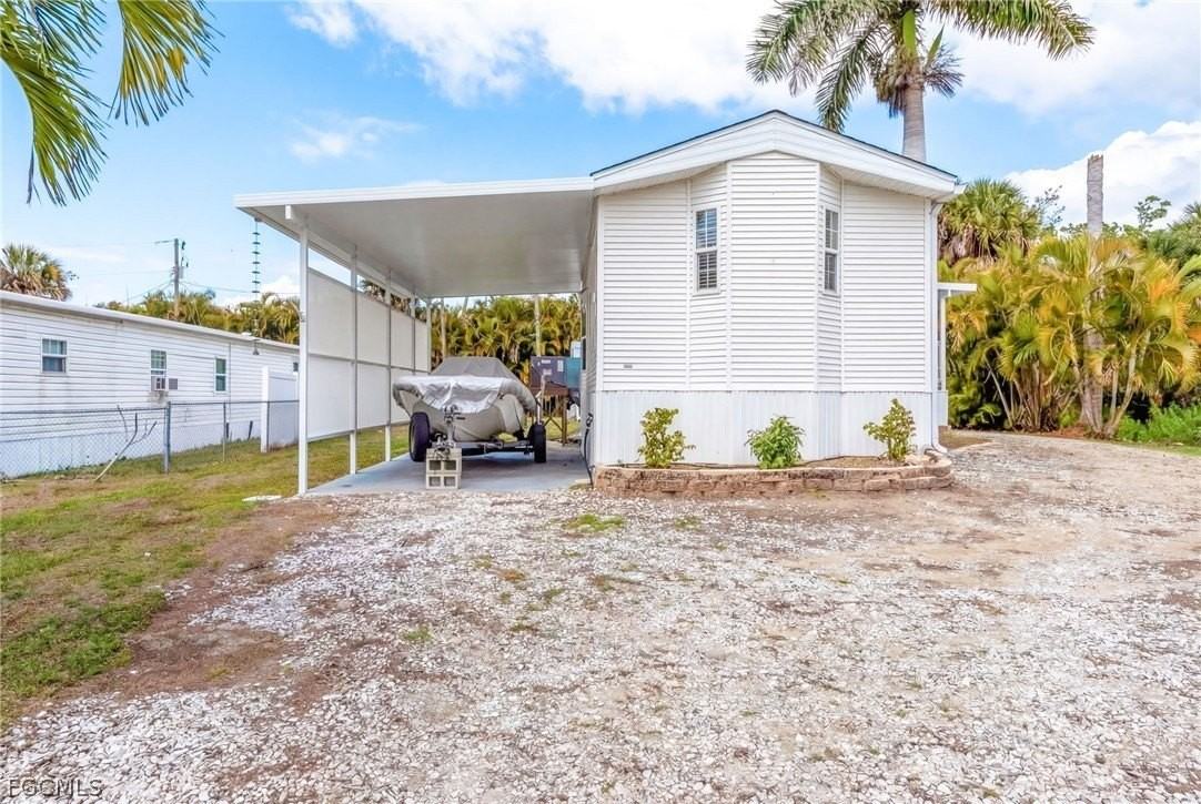 7270 Pinehurst Rd - Photo 7 of 25