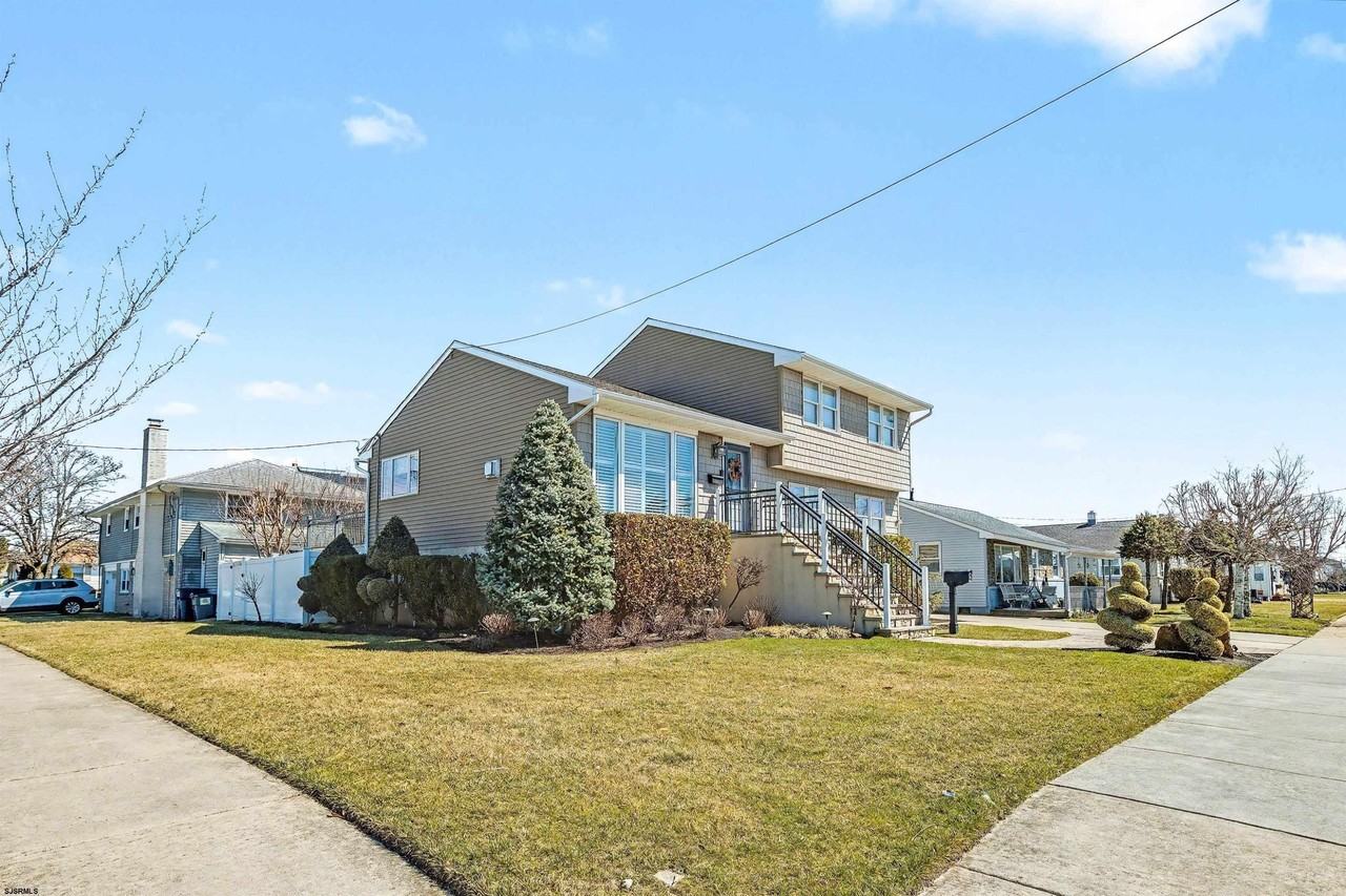 517 N Cornwall Ave - Photo 2 of 32