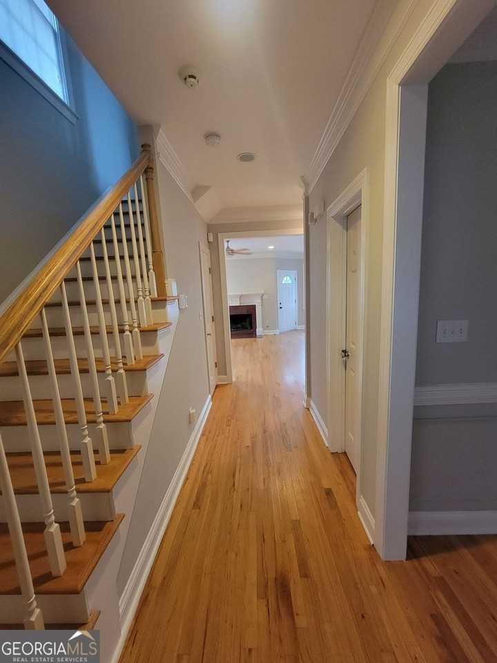 51 Little St Se - Photo 4 of 29