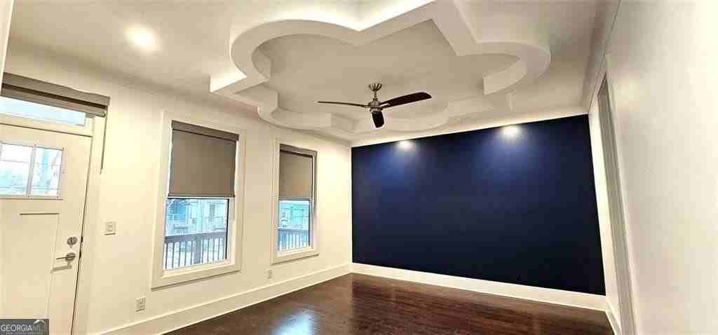 1993 Memorial Dr Se - Photo 4 of 16