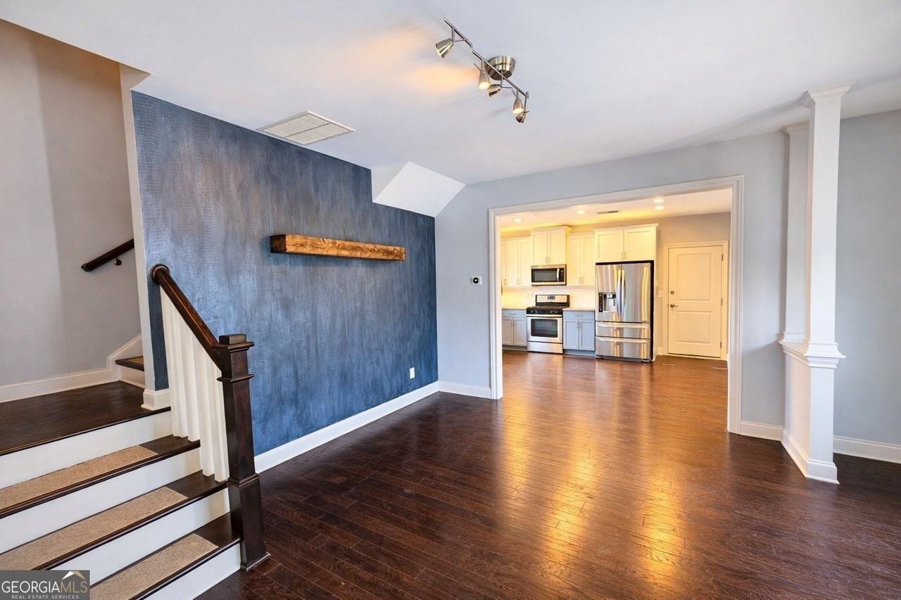 821 Westmoreland Cir Nw - Photo 3 of 43