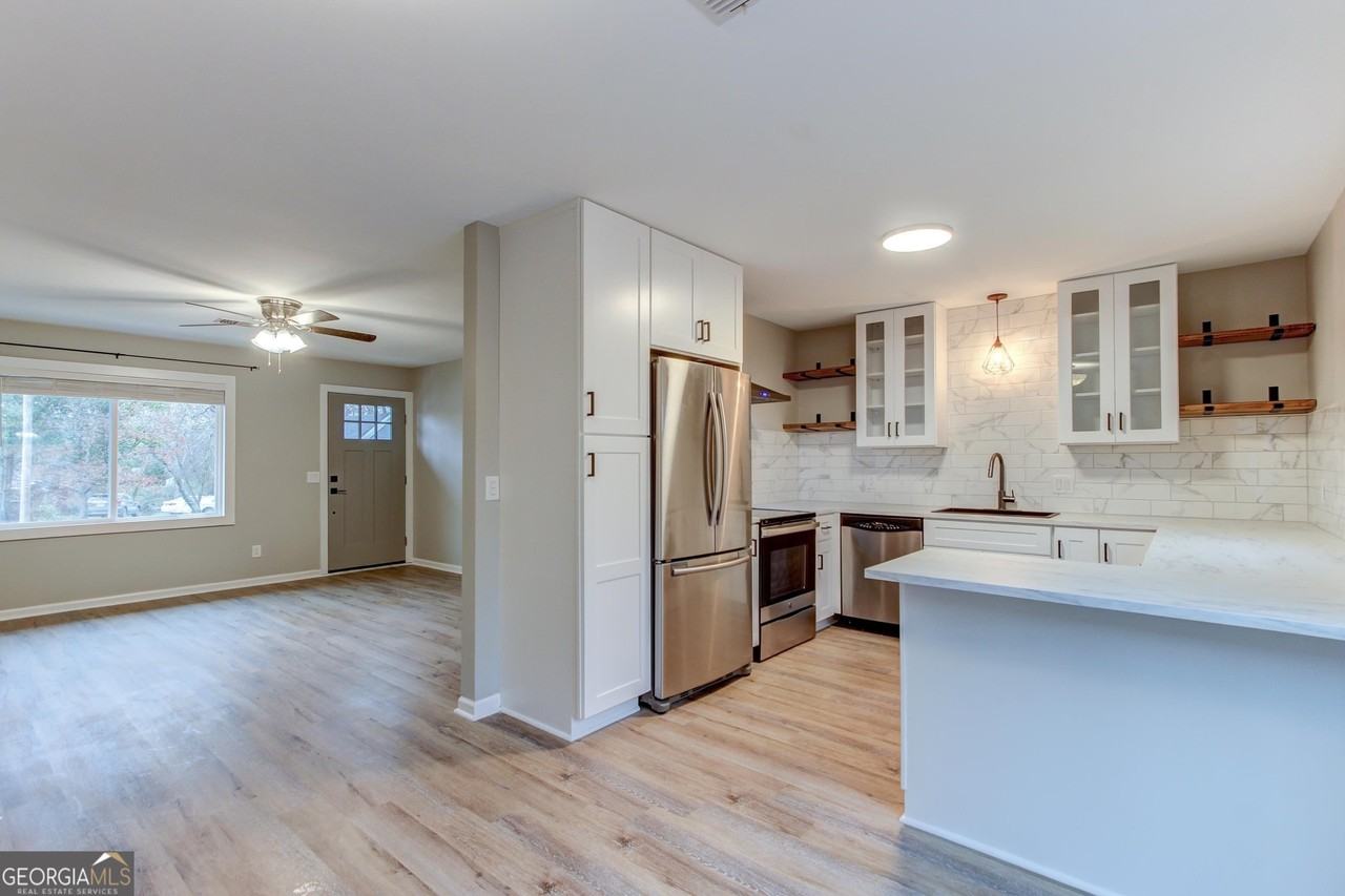 48 Clark St Unit 48 - Photo 7 of 33