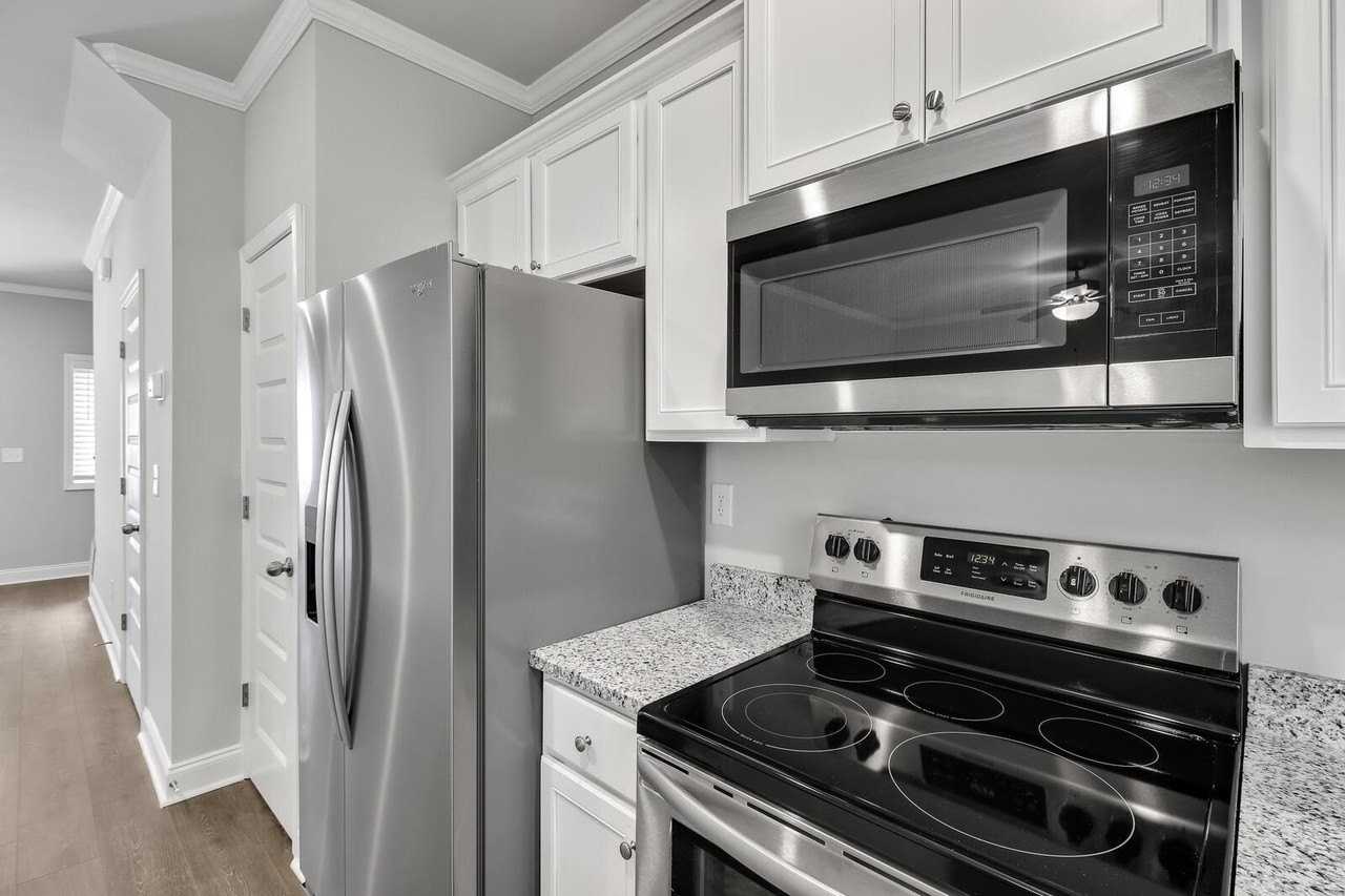 15 Sprayberry Rd Unit 11 - Photo 6 of 26