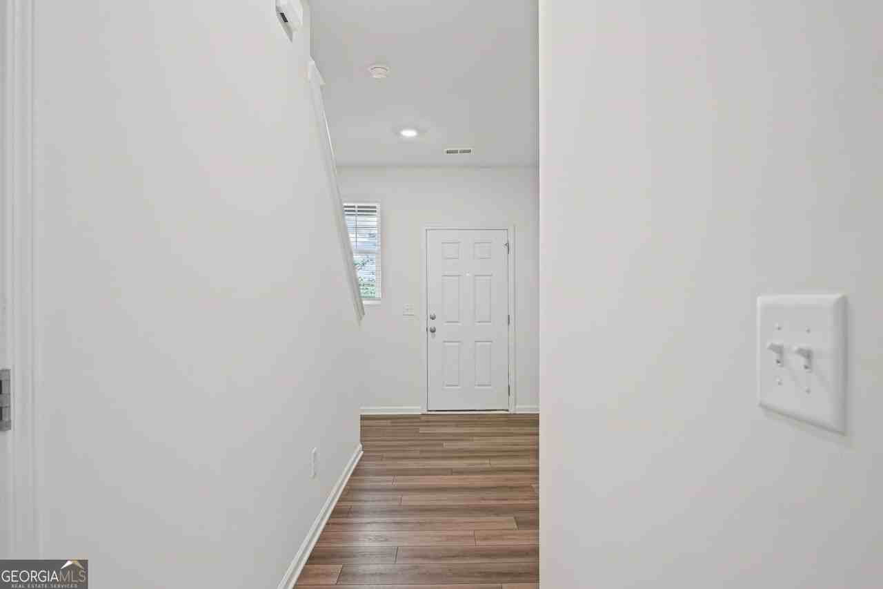 421 Union Station St - Photo 3 of 29