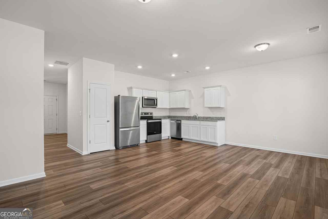 421 Union Station St - Photo 6 of 29