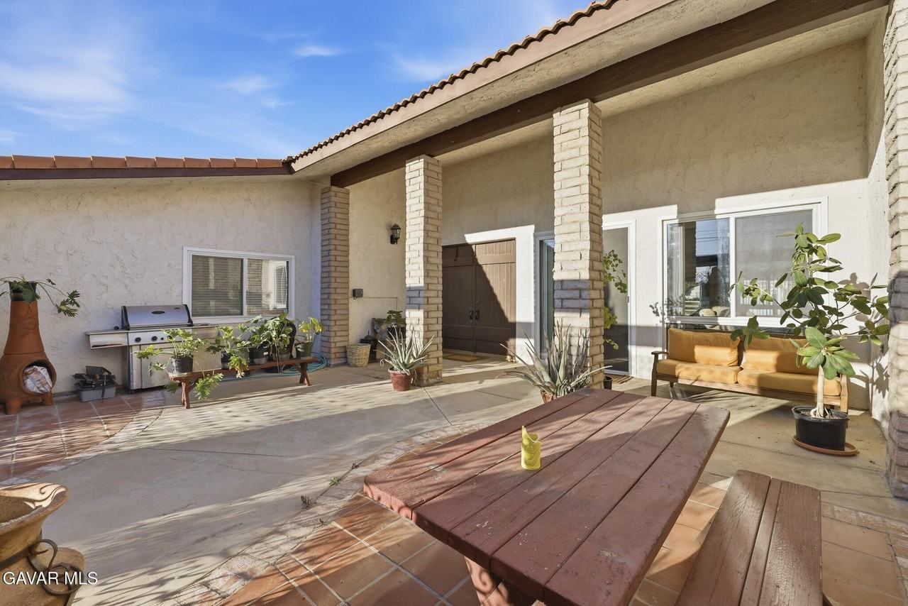 40555 20th St W - Photo 4 of 26