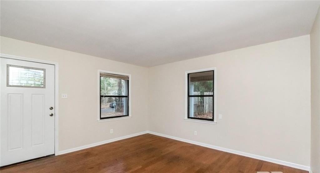 2655 N Harbor Dr - Photo 2 of 12