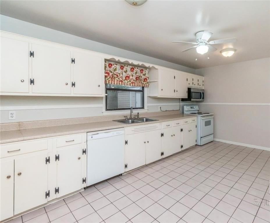 2655 N Harbor Dr - Photo 4 of 12