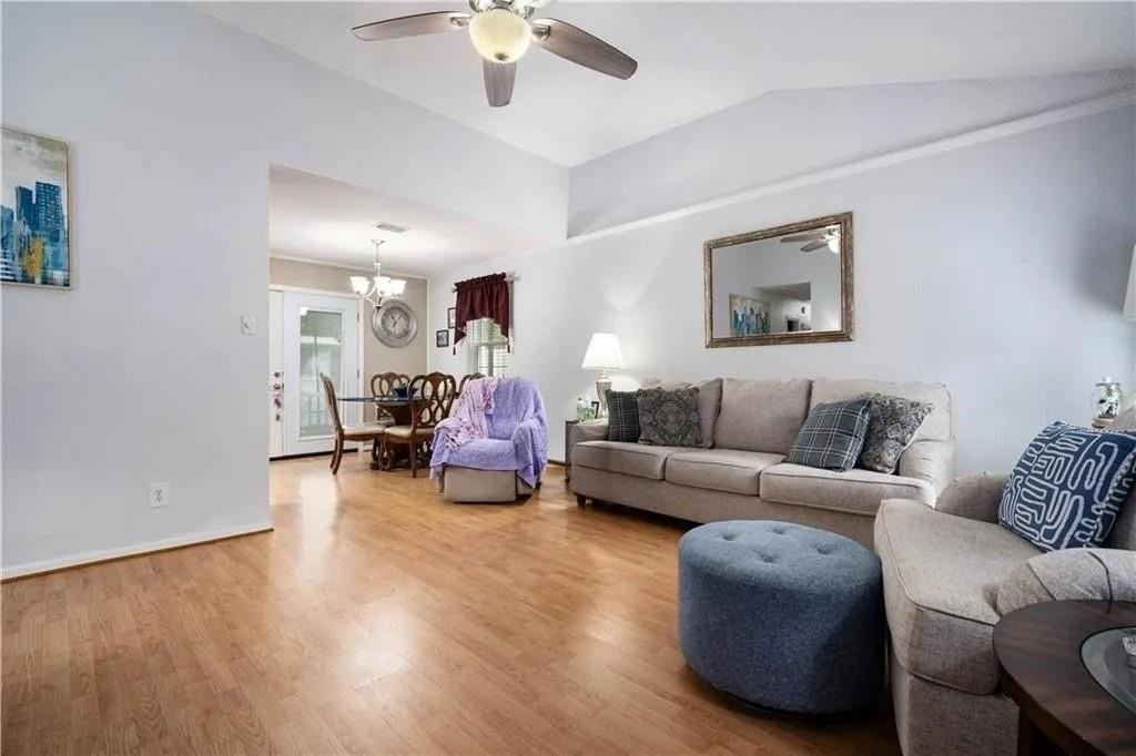 2511 Club House Rd - Photo 4 of 21