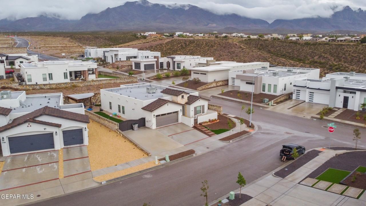 1752 Muleshoe Dr - Photo 5 of 50