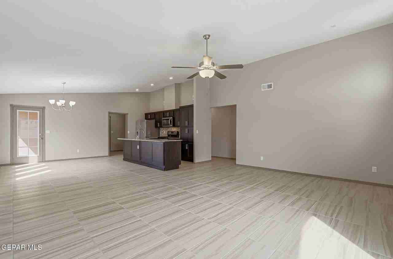 14929 Tierra Isaiah Ave - Photo 6 of 33