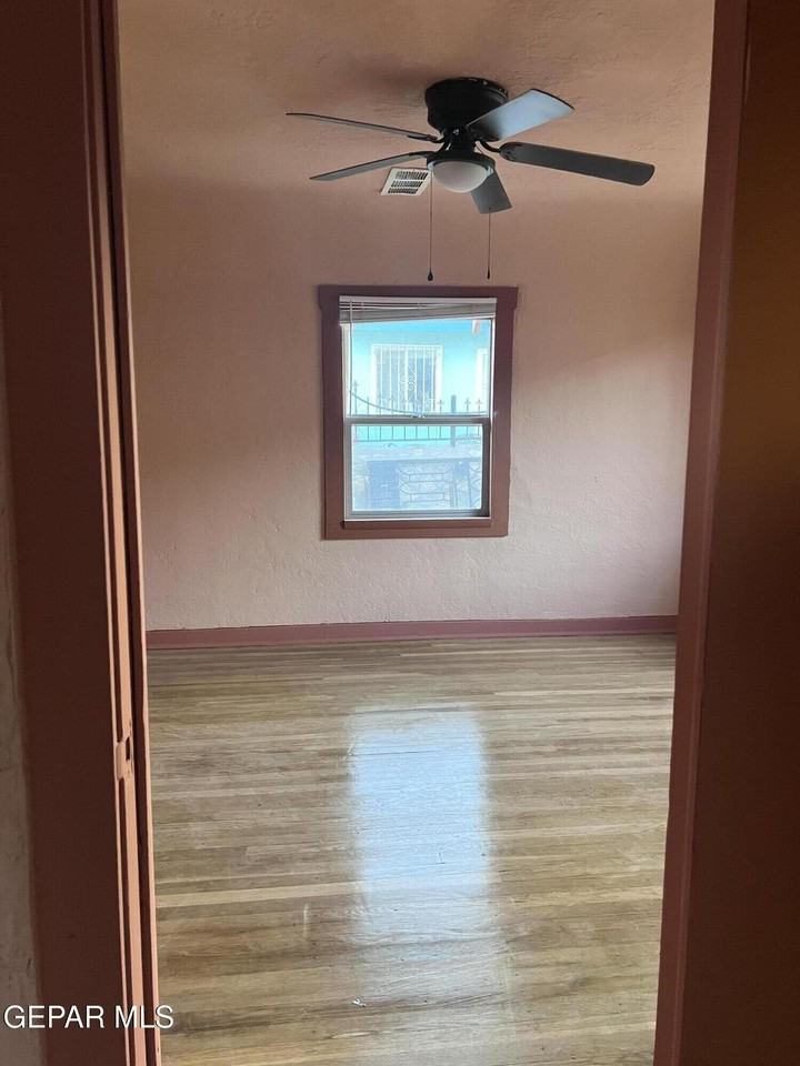 1814 Kentucky St - Photo 4 of 30