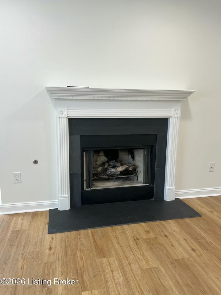 506 Jurich Ct - Photo 4 of 20