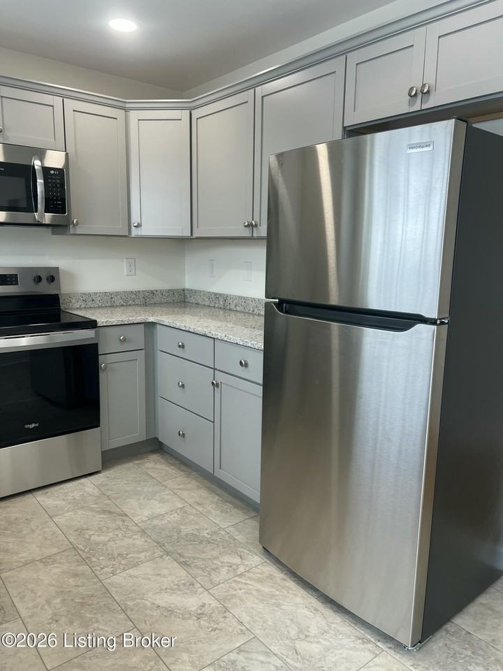 506 Jurich Ct - Photo 7 of 20