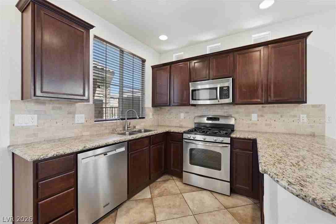 11233 Corsica Mist Ave - Photo 6 of 22