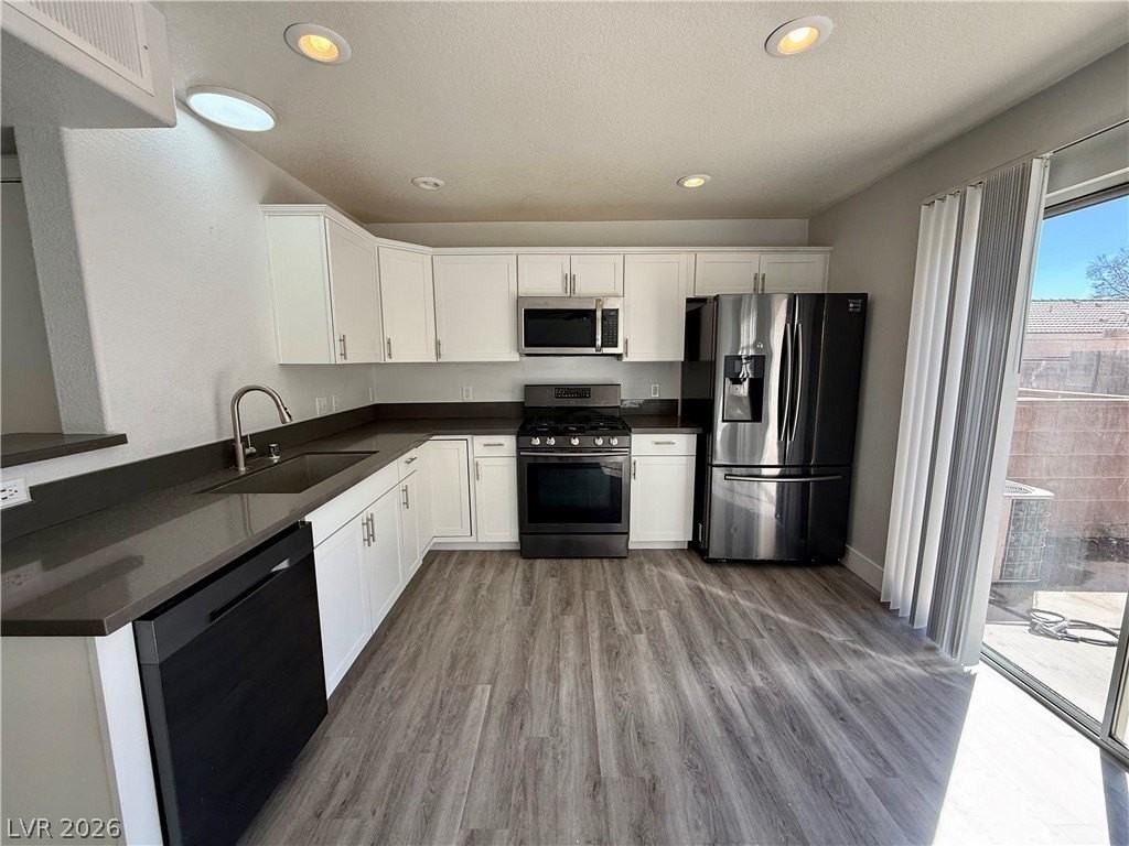 3305 Cheyenne Gardens Way - Photo 2 of 25