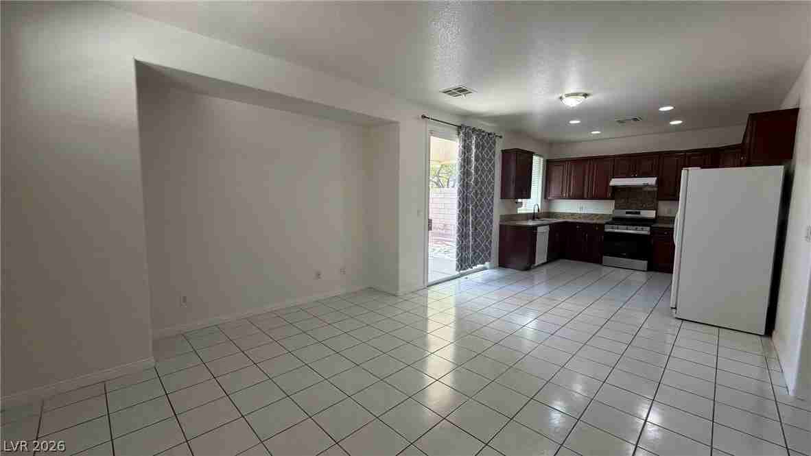 7839 Palace Monaco Ave - Photo 6 of 31