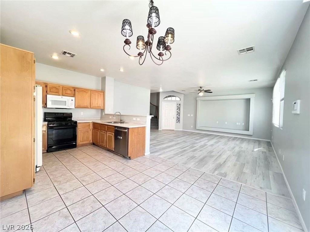 5251 Cedar Bend Dr - Photo 7 of 31