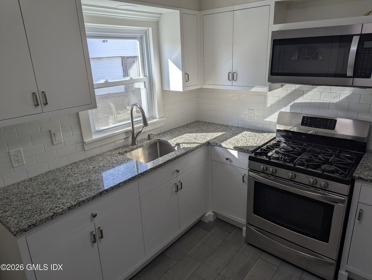 67 Avery St - Photo 5 of 12