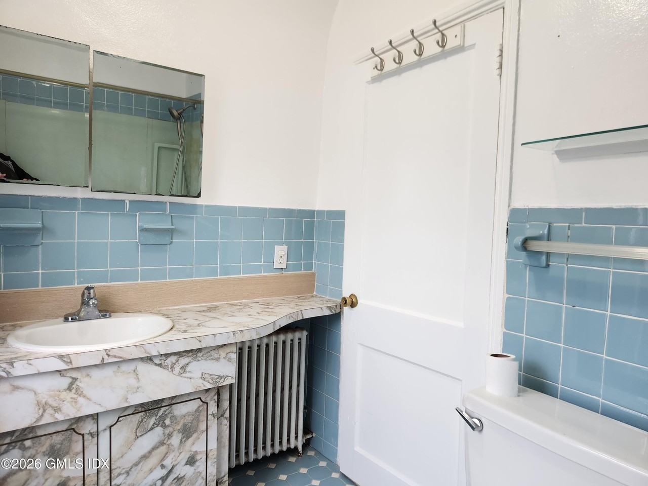 70 Pemberwick Rd #2R - Photo 4 of 10