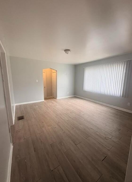 16878 Salem St - Photo 2 of 10