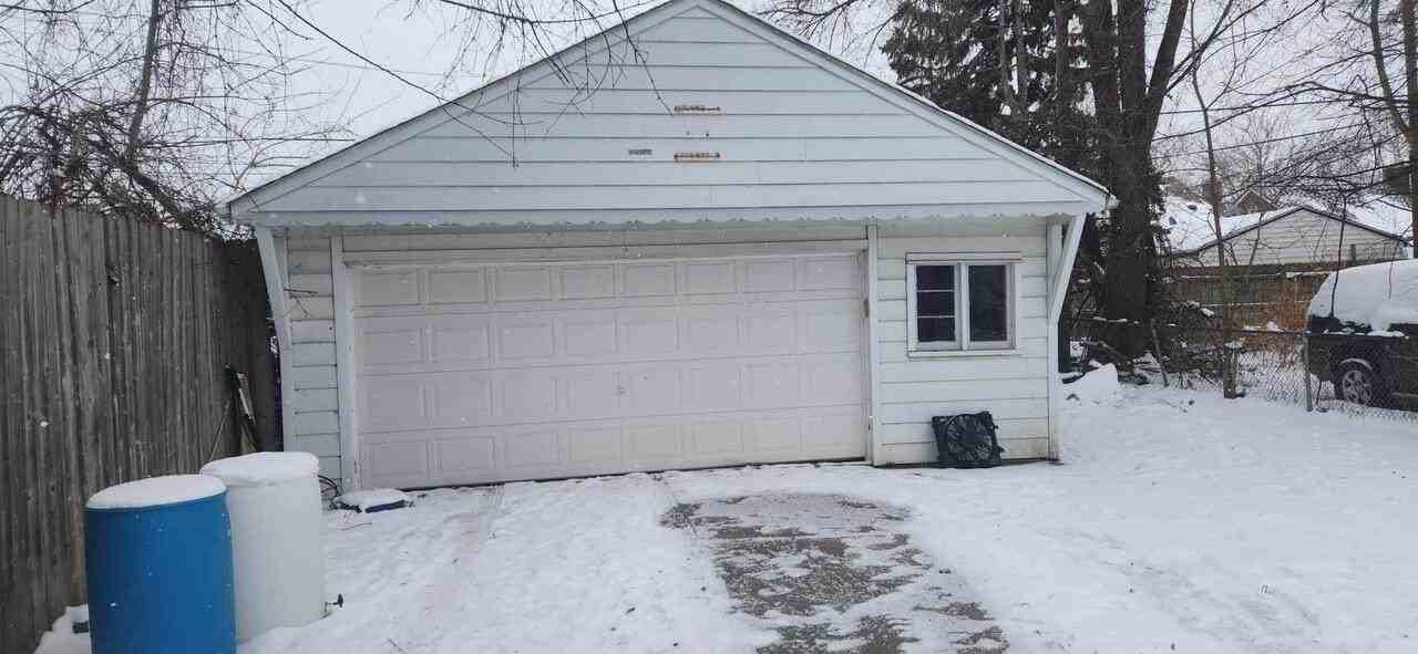 11776 Rossiter St - Photo 2 of 9