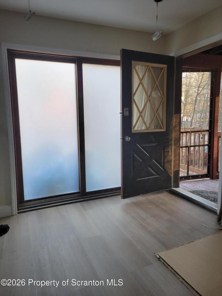 Sanders Ct - Photo 4 of 19