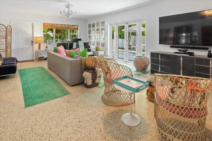 202 32nd Street - Photo 7 of 9