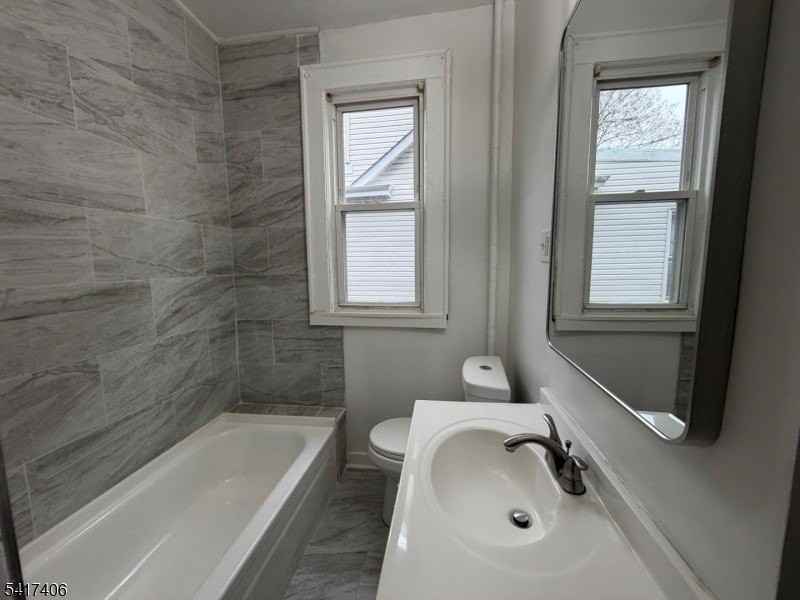 205 Chancellor Ave #2 - Photo 5 of 8